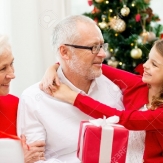 LOS NIETOS Y LOS ABUELOS LOS NIETOS Y LOS ABUELOS
