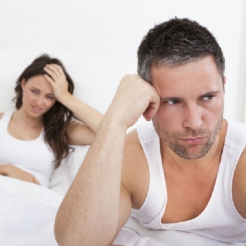 ME SALIÓ UN LUNAR EN EL PENE